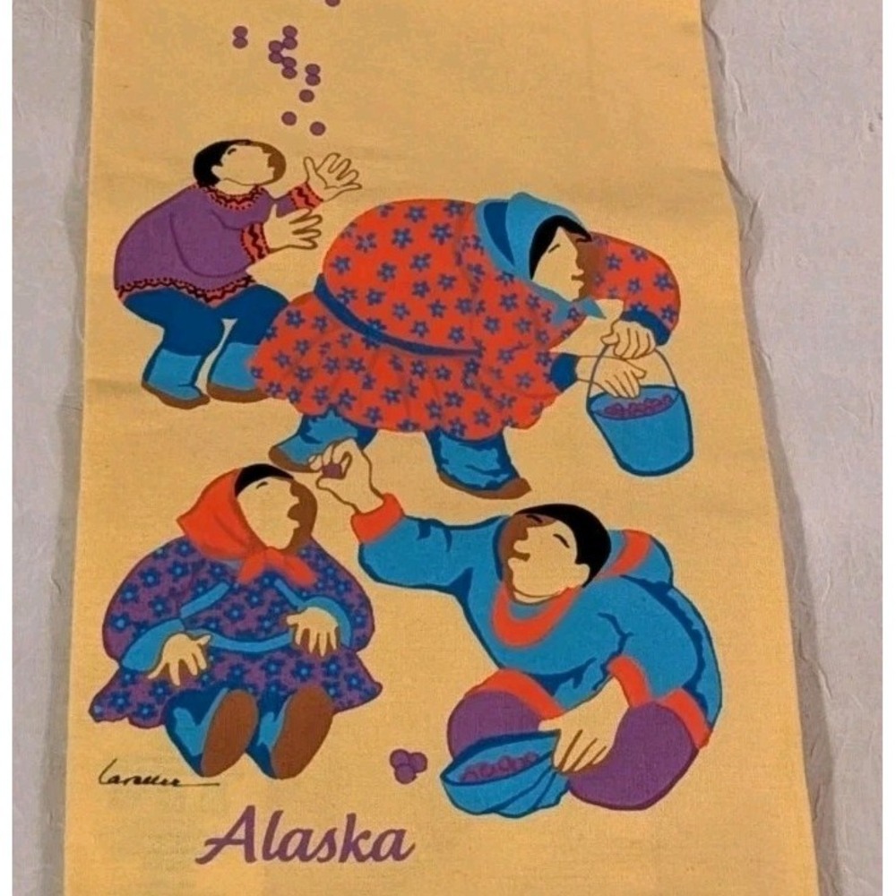 NWT Barbara Lavallee Towel Tea Alaska Inuit Cotton Kitchen Linen Sharing Berries